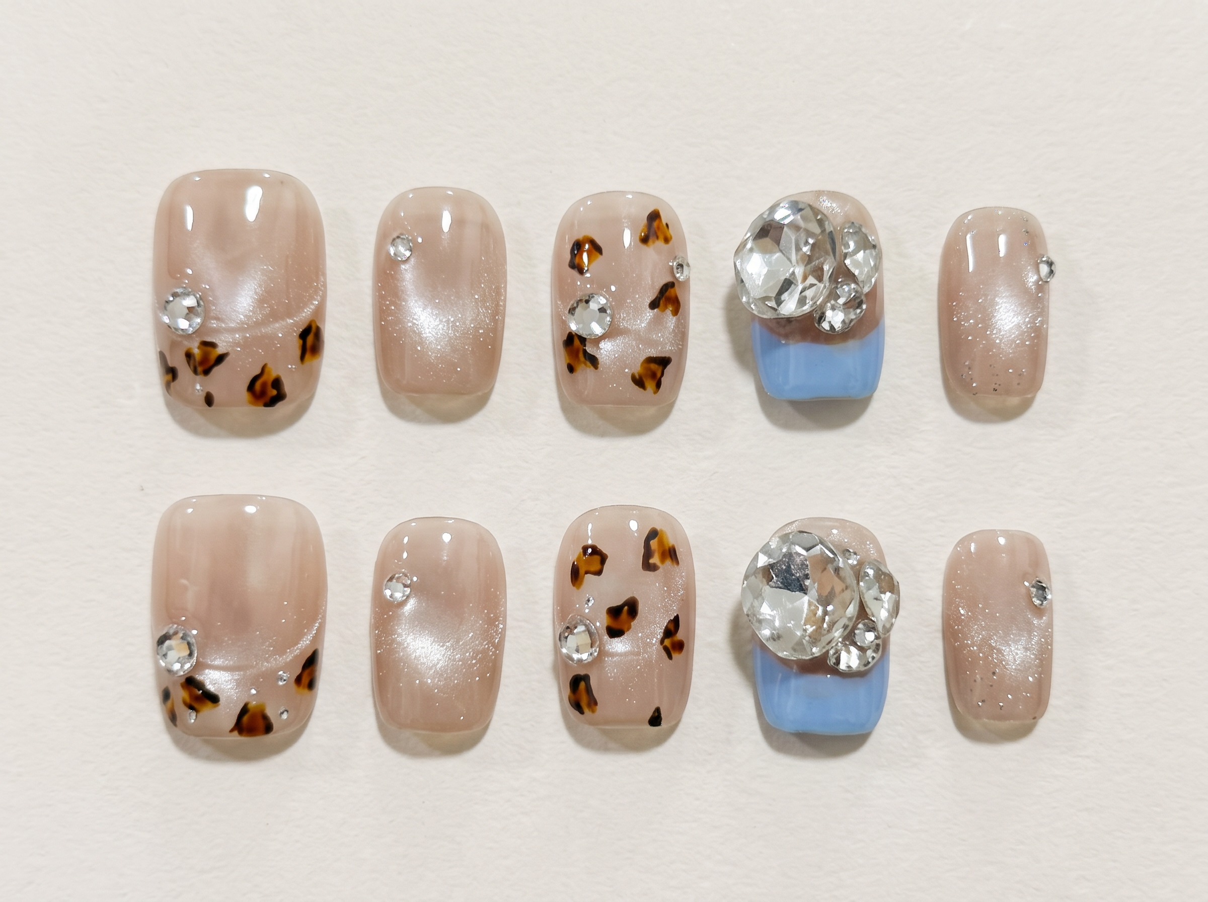 Safari Azure Glam - Tenth Touch